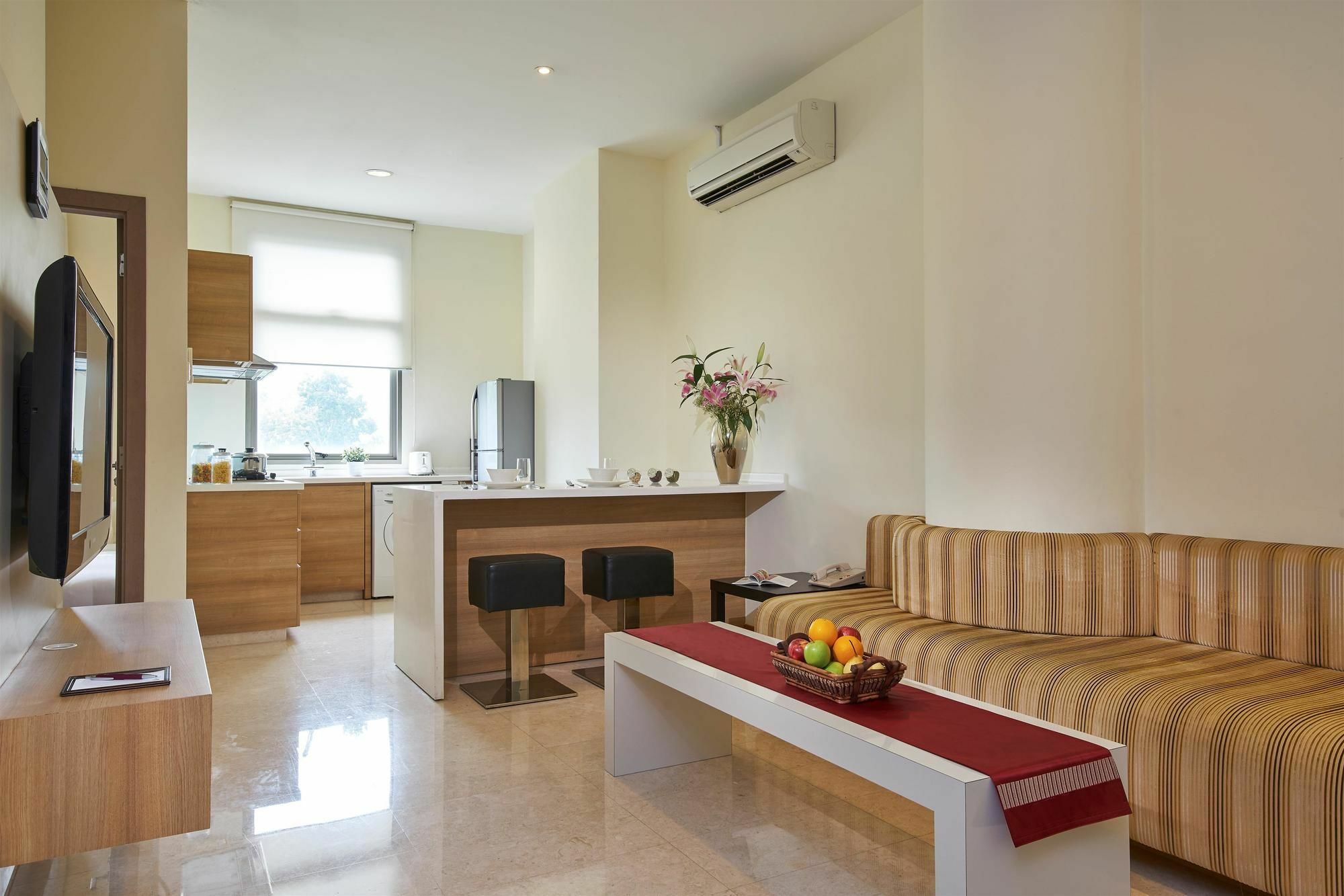Village Residence West Coast By Far East Hospitality Singapore Exteriör bild